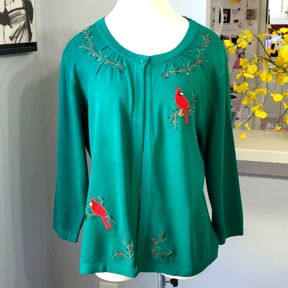 CB Career women's one button Christmas sweater.‎ Green XL with cardinals